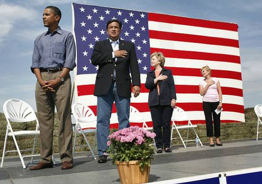 obama holding his nuts during the pledge of alligence